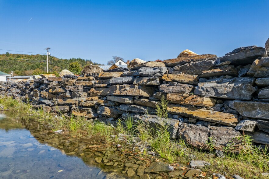 More Photos Of 1 Maple ave, Chelsea Restaurant For Sale