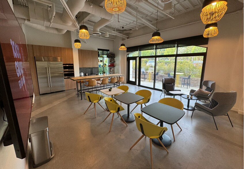 More Photos Of 24025 Park Sorrento, Calabasas Office For Lease