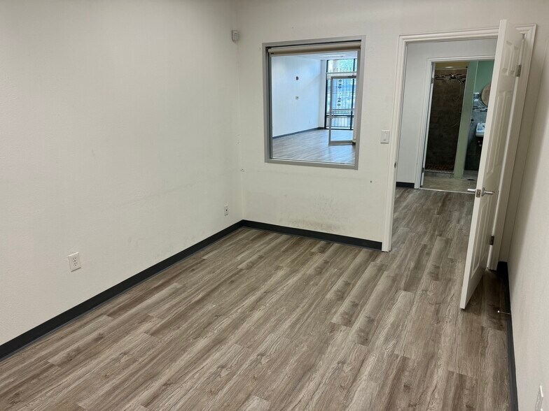 More Photos Of 12989 Bellaire Blvd, Houston Storefront For Sale