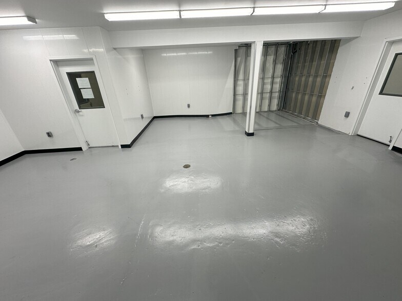 More Photos Of 100 Chapel Harbor Dr, Pittsburgh Manufacturing For Lease