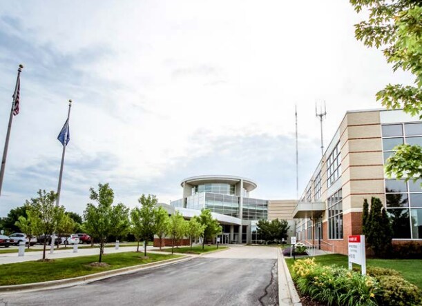 More Photos Of 377 W River Woods Pky, Milwaukee Medical For Lease