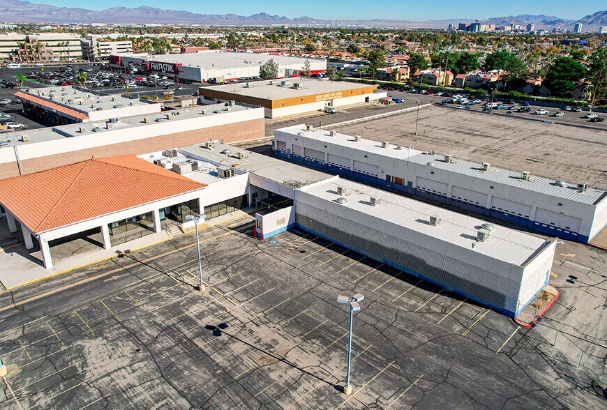 More Photos Of 2100 S Decatur Blvd, Las Vegas Auto Repair For Sale