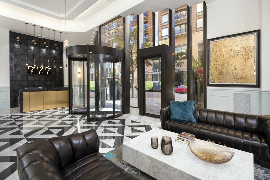 More Photos Of 2 E 8th St, Chicago Apartments For Lease