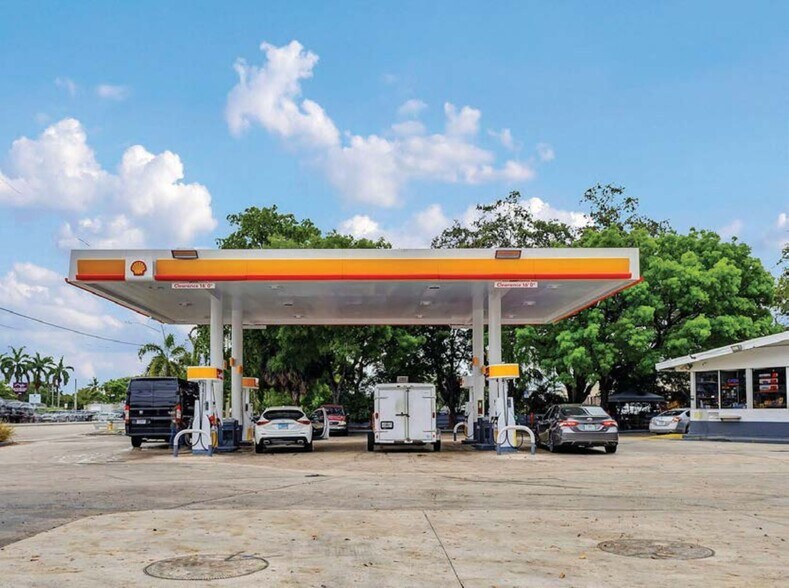 More Photos Of 2090 W Oakland Park Blvd, Oakland Park Service Station For Sale