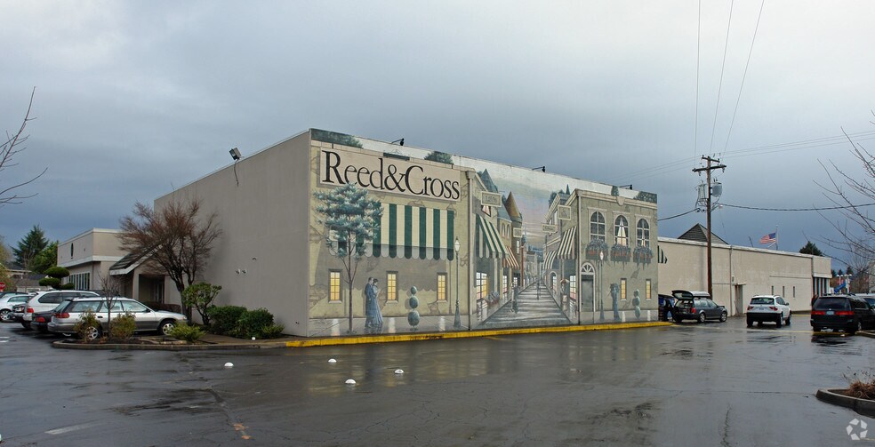 More Photos Of 160 Oakway Rd, Eugene Storefront For Lease