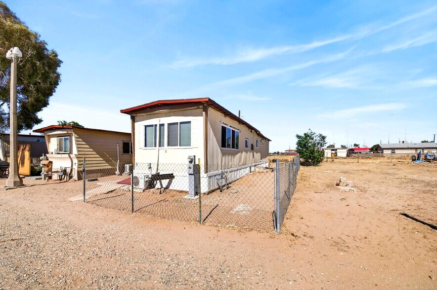 More Photos Of 11398 Bartlett Ave, Adelanto Contractor Storage Yard For Sale