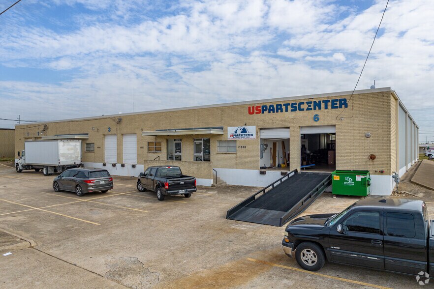 Primary Photo Of 11550-11562 Chairman Dr, Dallas Light Distribution For Lease