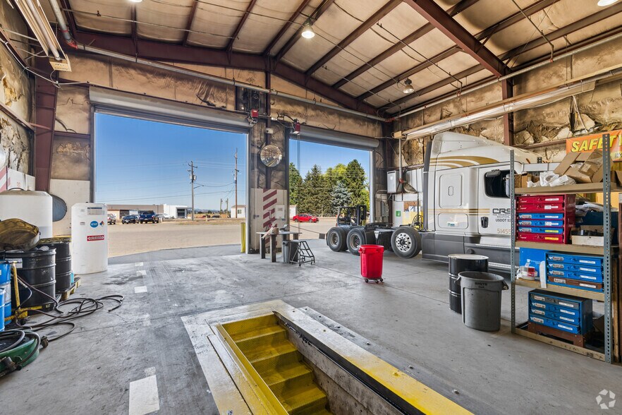 More Photos Of 3923 Old Salem Rd NE, Albany Truck Terminal For Sale