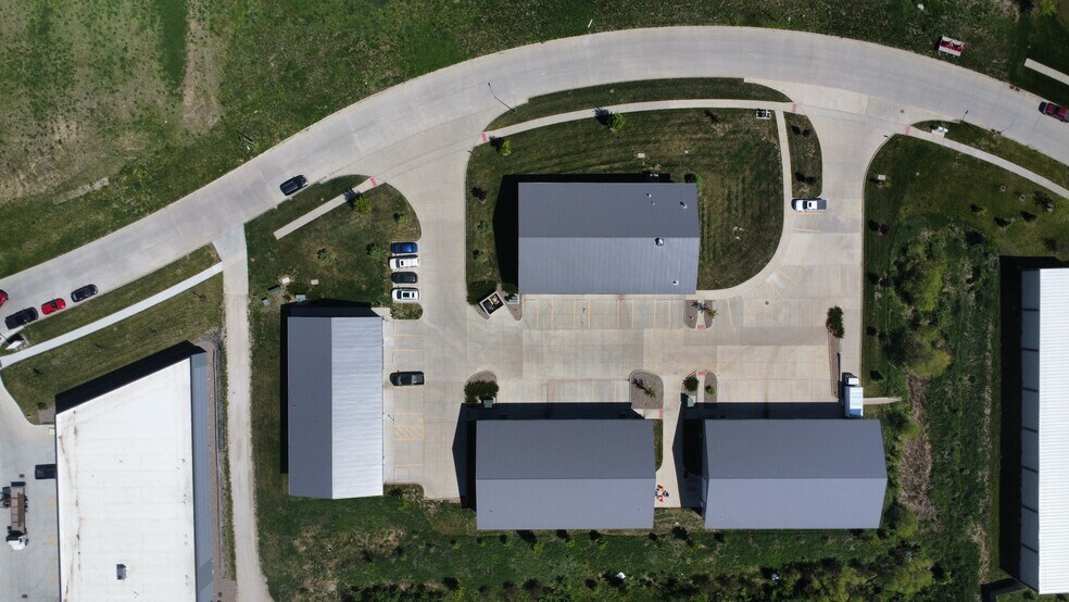 More Photos Of 700 Interstate Pky, Waukee Warehouse For Lease