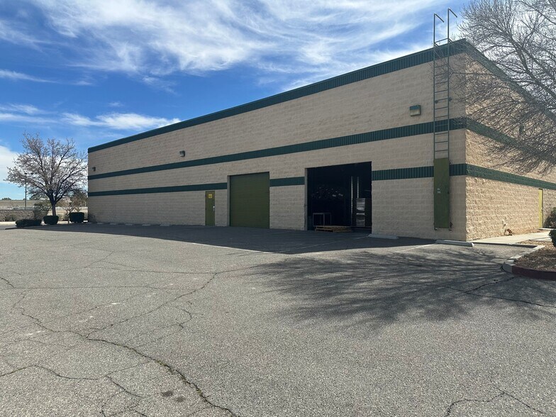 More Photos Of 235 E Avenue K10, Lancaster Warehouse For Sale