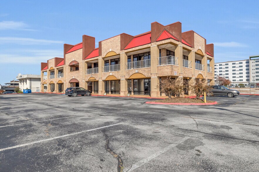 Primary Photo Of 7011 Shallowford Rd, Chattanooga Medical For Sale