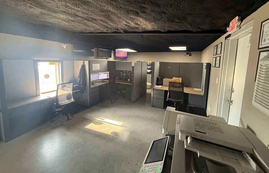 More Photos Of 200 S Blue Mound Rd, Fort Worth Warehouse For Lease