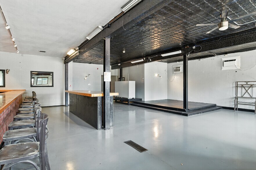 More Photos Of 285 Elm St, Westfield Storefront Retail Residential For Sale