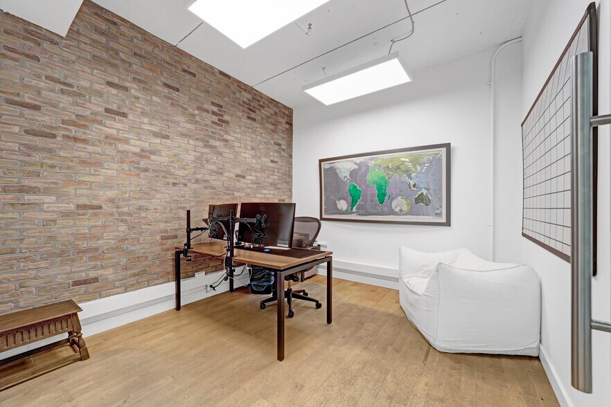 More Photos Of 21 Camden St, Toronto Office For Lease