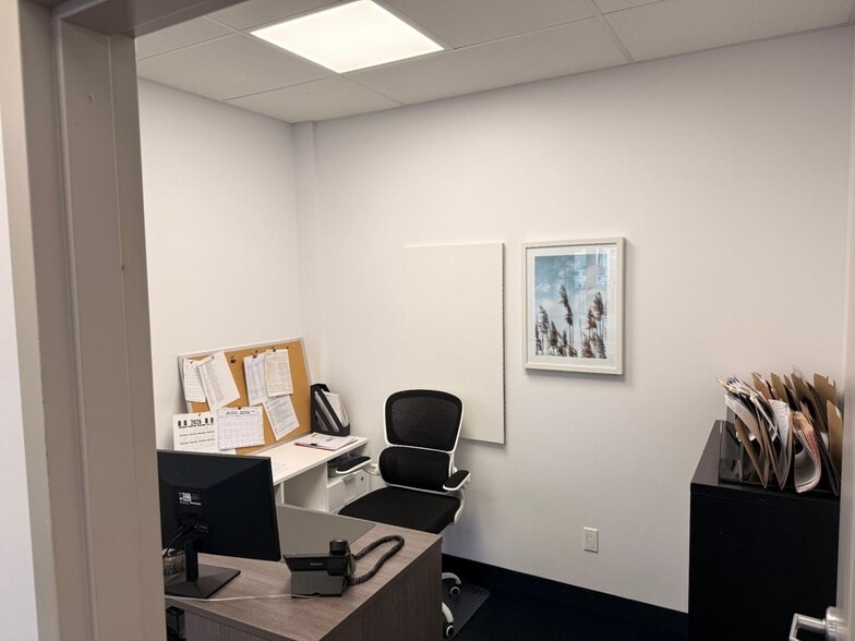 More Photos Of 7 Industriel Boul, Delson Industrial For Lease