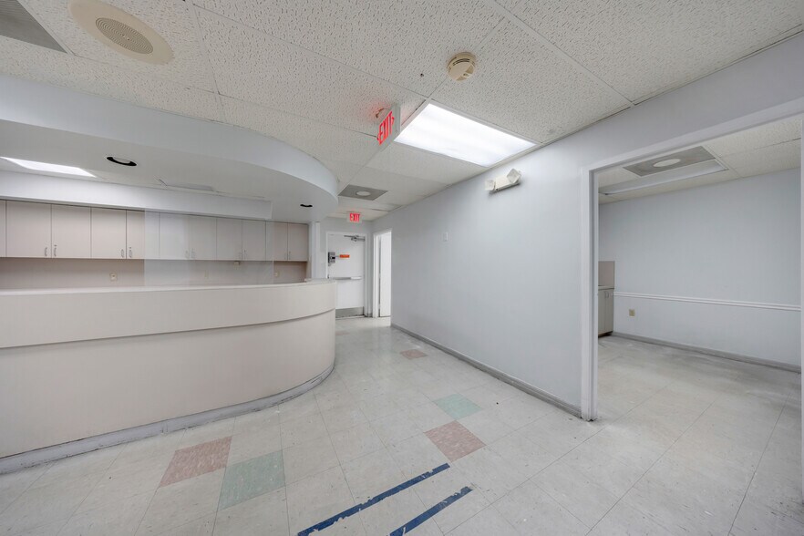 More Photos Of 2901 NW 17th Ave, Miami Office For Sale