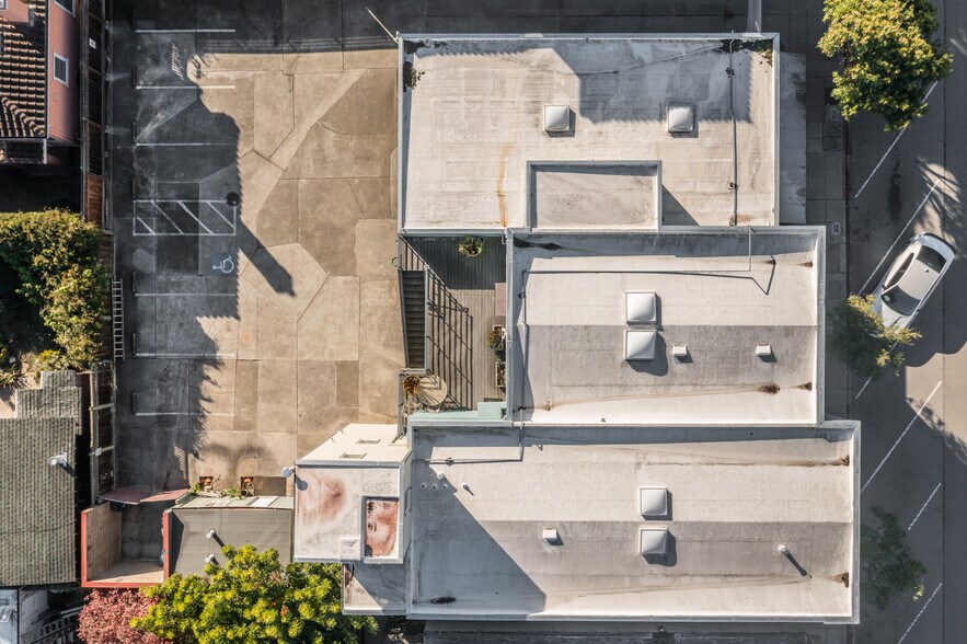 More Photos Of 637 Main St, Half Moon Bay Office For Sale