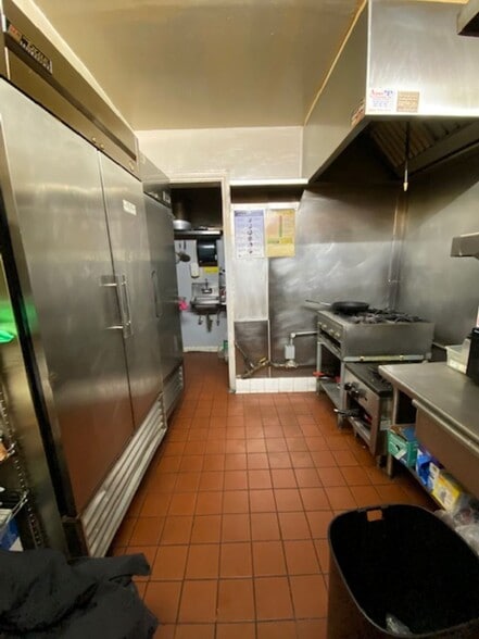More Photos Of 3176-3188 W 8th St, Los Angeles Apartments For Lease