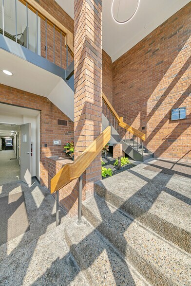 More Photos Of 11140 S Towne Sq, Saint Louis Office For Lease