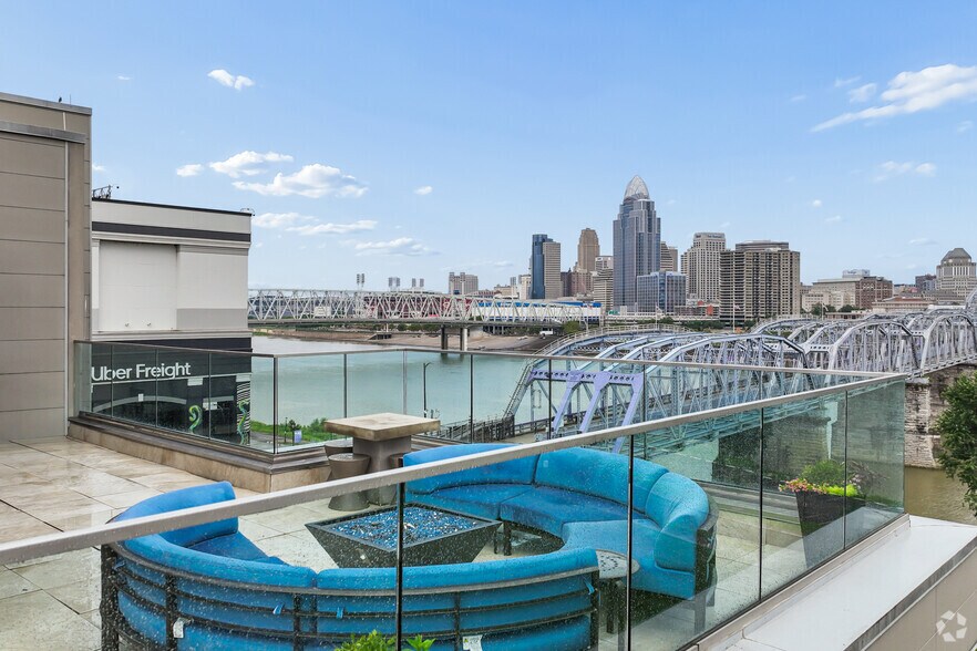 More Photos Of 100 Aqua Way, Newport Apartments For Lease