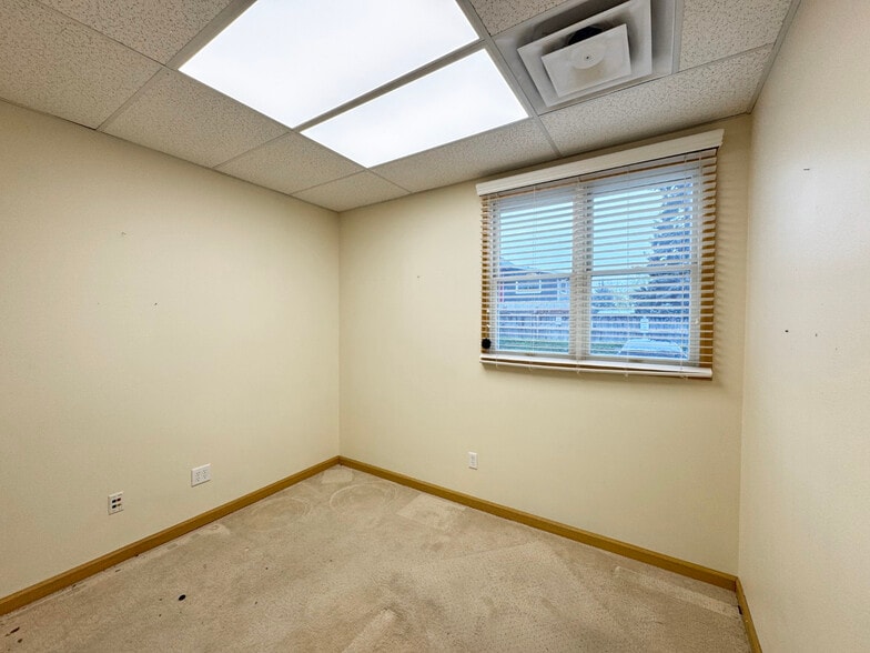 More Photos Of 2154-2162 W Eisenhower Blvd, Loveland Office For Sale