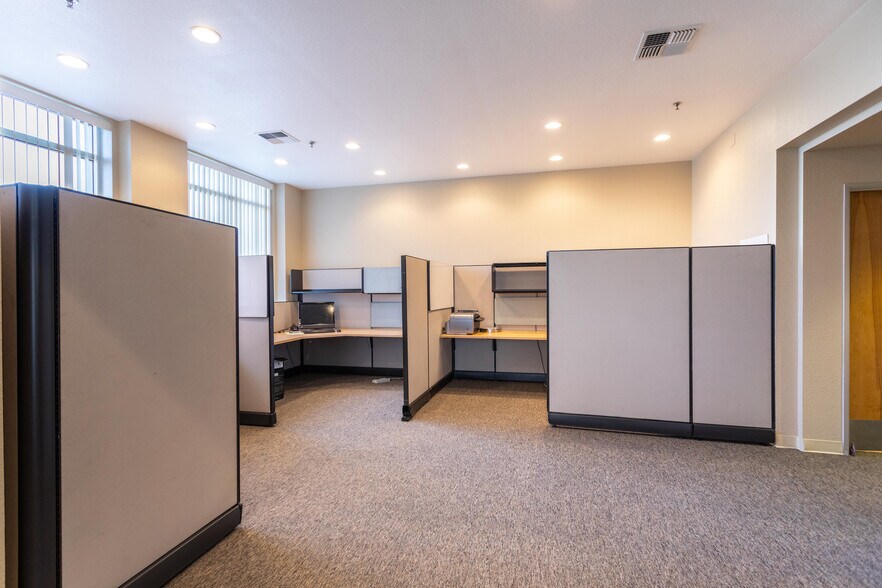More Photos Of 4750-4794 Duckhorn Dr, Sacramento Research And Development For Lease