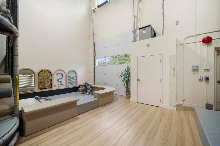 More Photos Of 19748A 86th Av, Langley Warehouse For Sale