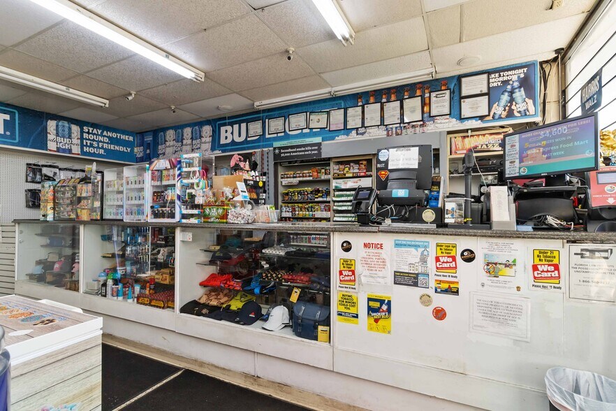 More Photos Of 8431-8433 E Colonial Dr, Orlando Service Station For Lease