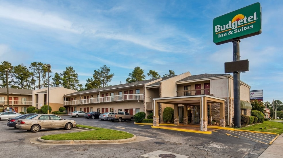 More Photos Of 2051 Gordon Hwy, Augusta Hotel For Sale