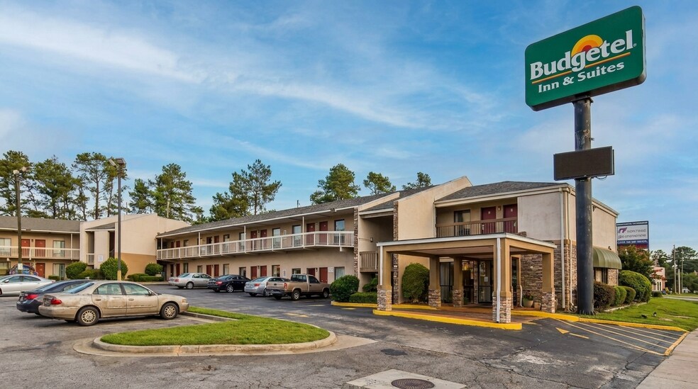 More Photos Of 2051 Gordon Hwy, Augusta Hotel For Sale