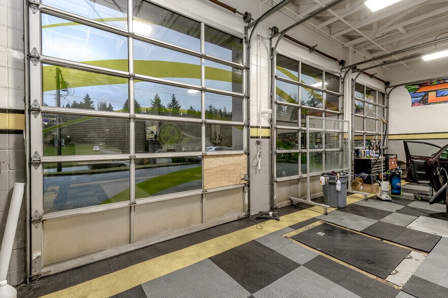 More Photos Of 6747 State Hwy 303 NE, Bremerton Auto Repair For Sale