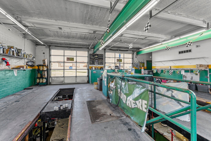 More Photos Of 3422 Flushing Rd, Flint Auto Repair For Sale