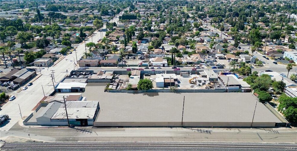 More Photos Of 161-163 S Hamilton Blvd, Pomona Auto Salvage Facility For Sale