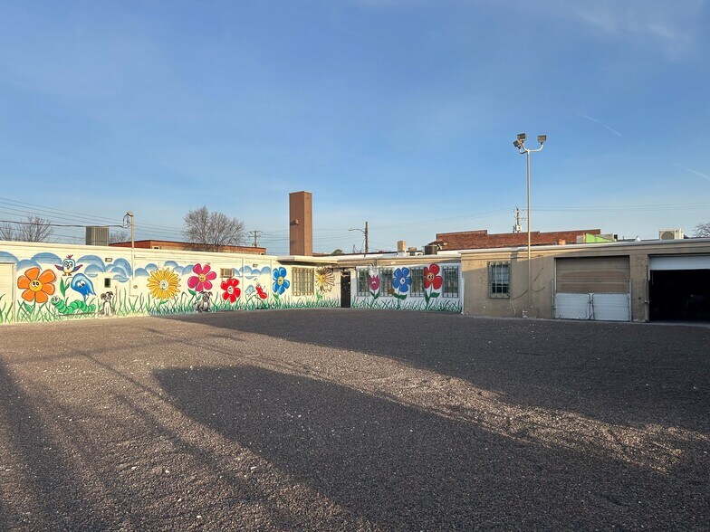 More Photos Of 2400 Granby St, Norfolk Warehouse For Lease