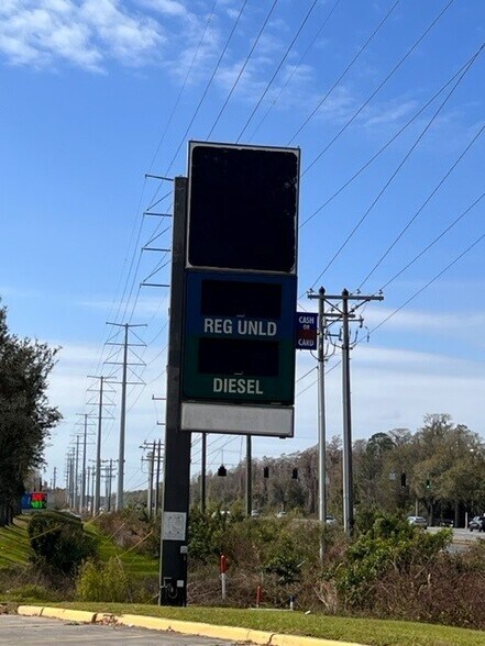 More Photos Of 1616 Dale Mabry Hwy, Lutz Auto Repair For Sale