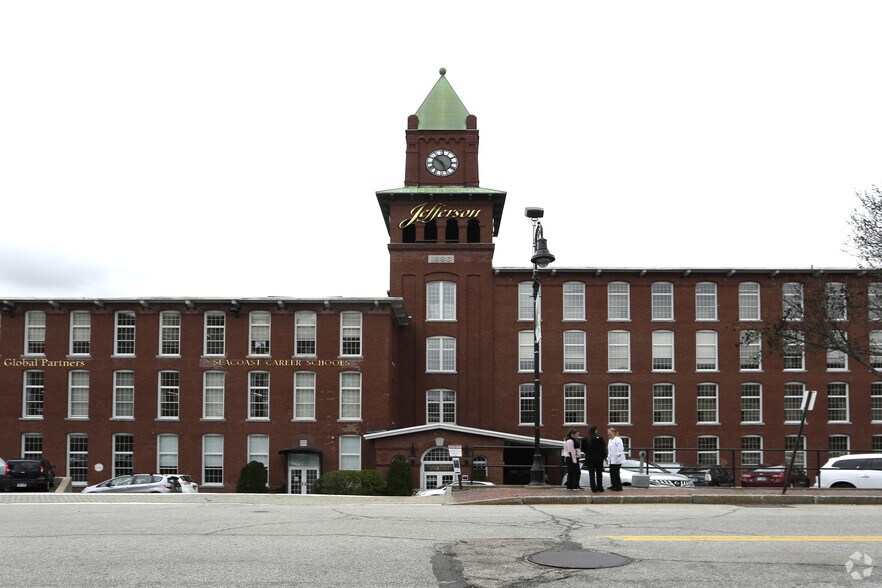 More Photos Of 670 N Commercial St, Manchester Apartments For Lease