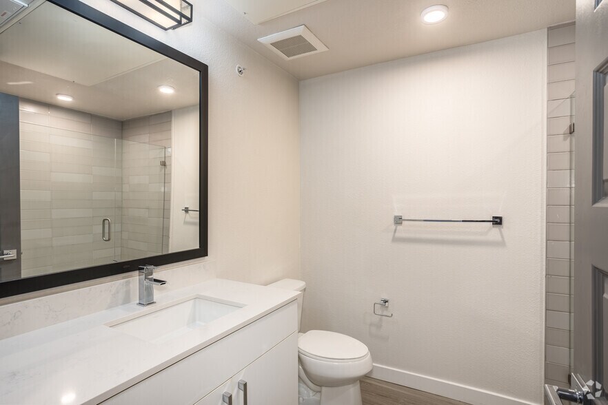 More Photos Of 2401 Blake St, Denver Apartments For Lease