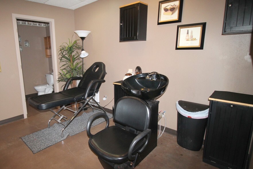 More Photos Of 3207 Highway 63 S, Lucedale Storefront Retail Office For Sale