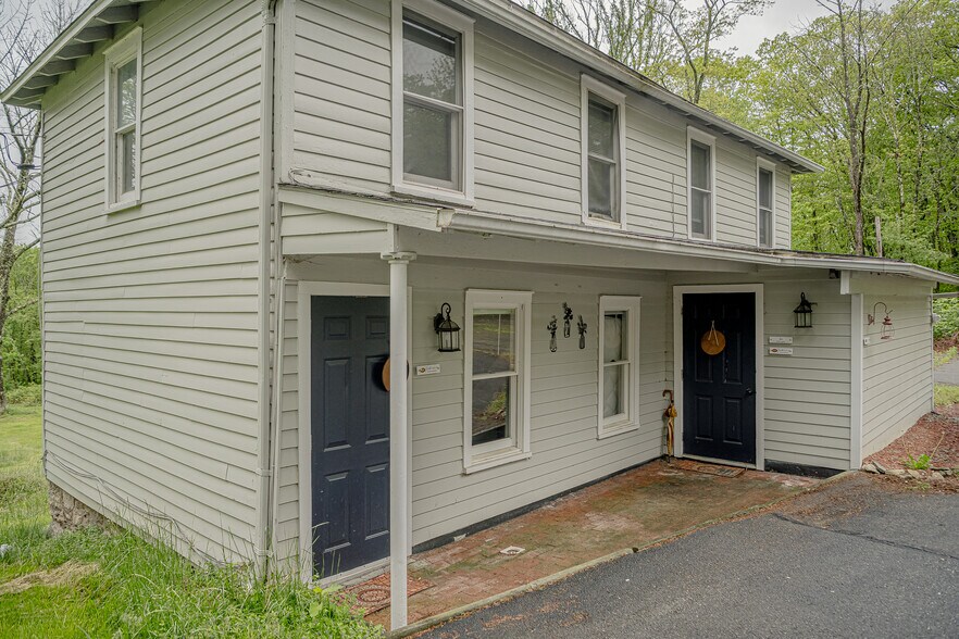 More Photos Of 2735 PA-390, Canadensis Hospitality For Sale