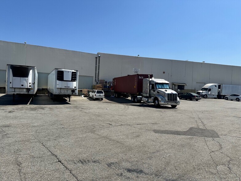 More Photos Of 4270-4310 S Maywood Ave, Vernon Warehouse For Lease