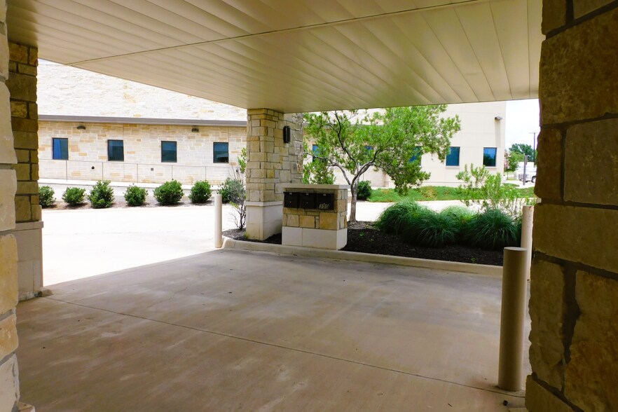 More Photos Of 1609 N Hwy 75, Sherman Medical For Lease