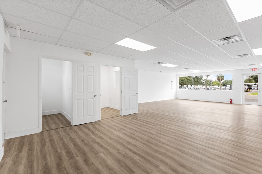 More Photos Of 7604 Broadway Ave, Tampa Freestanding For Lease