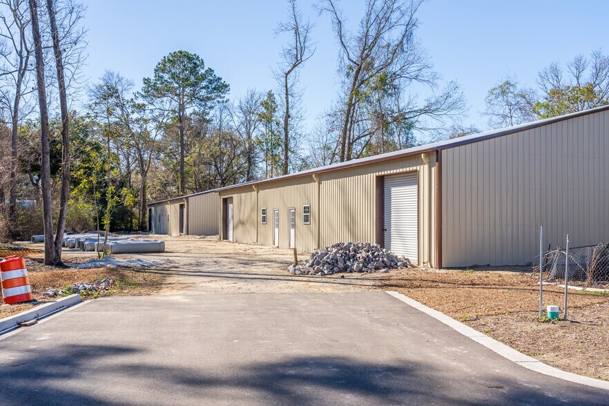 More Photos Of 1951 Dulsey Rd, Charleston Light Distribution For Lease