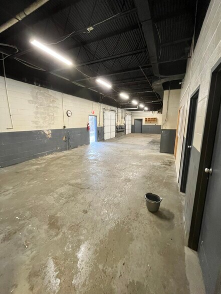 More Photos Of 163 Asten Rd, Clinton Warehouse For Lease