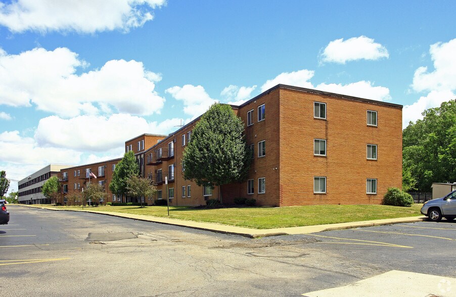 Primary Photo Of 27028 Chardon Rd, Richmond Heights Apartments For Sale