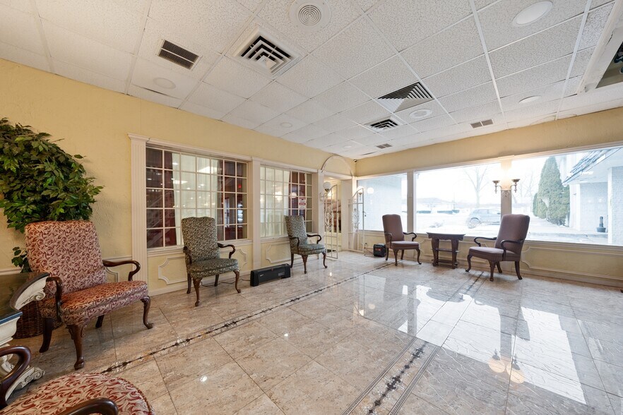 More Photos Of 1530 Cleveland Rd, Sandusky Hotel For Sale