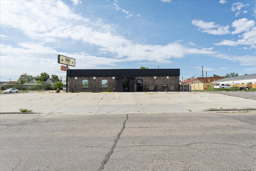 More Photos Of 122 W 6th St, Cheyenne Light Distribution For Lease