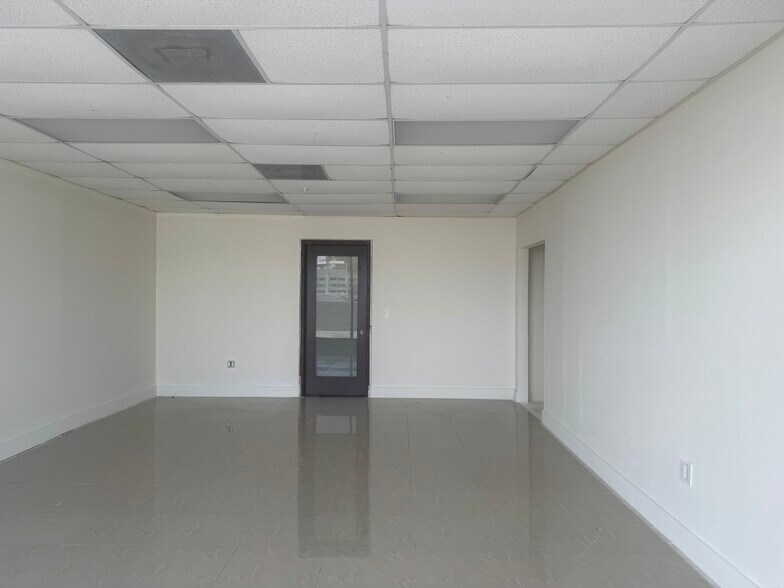More Photos Of 1720 Harrison St, Hollywood Office Residential For Sale