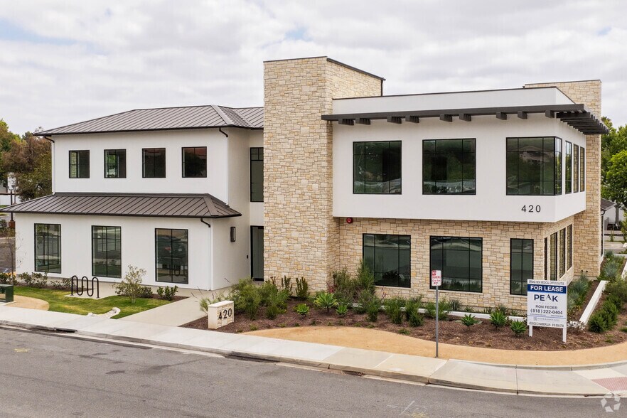 Primary Photo Of 420 Pennsfield Pl, Thousand Oaks Medical For Lease