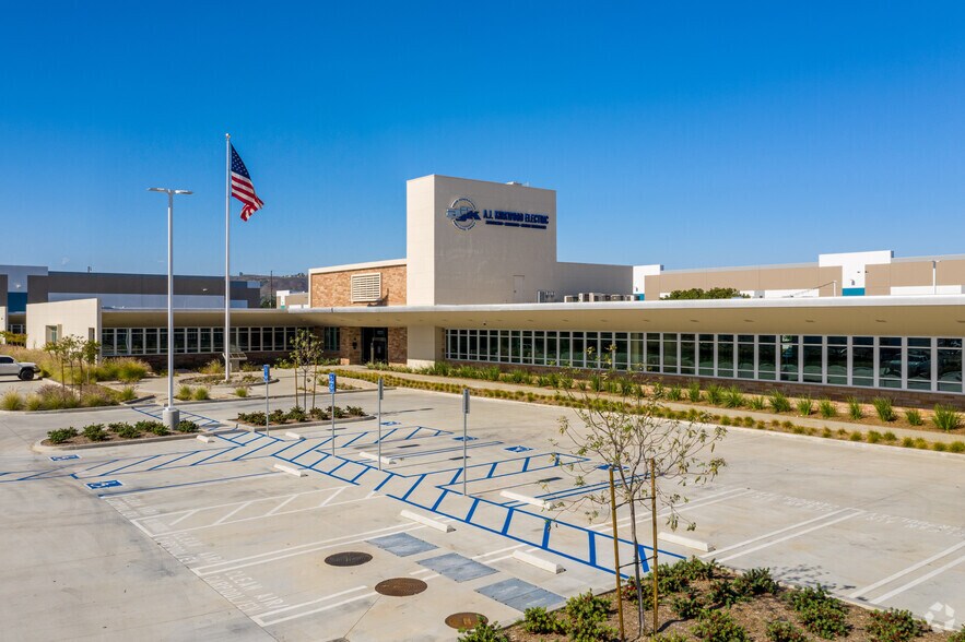 More Photos Of 4260 N Harbor Blvd, Fullerton Warehouse For Lease